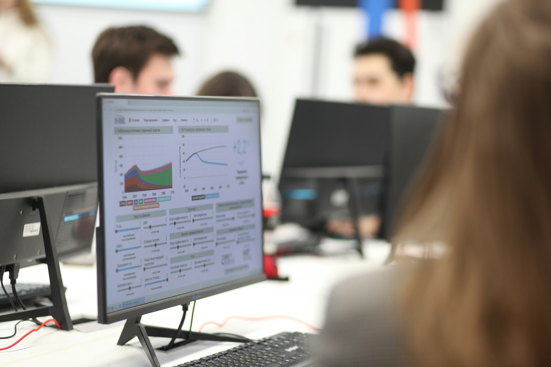 Unlocking Better Business Outcomes: Harnessing AI-Powered Analytics for Smarter Decision Making