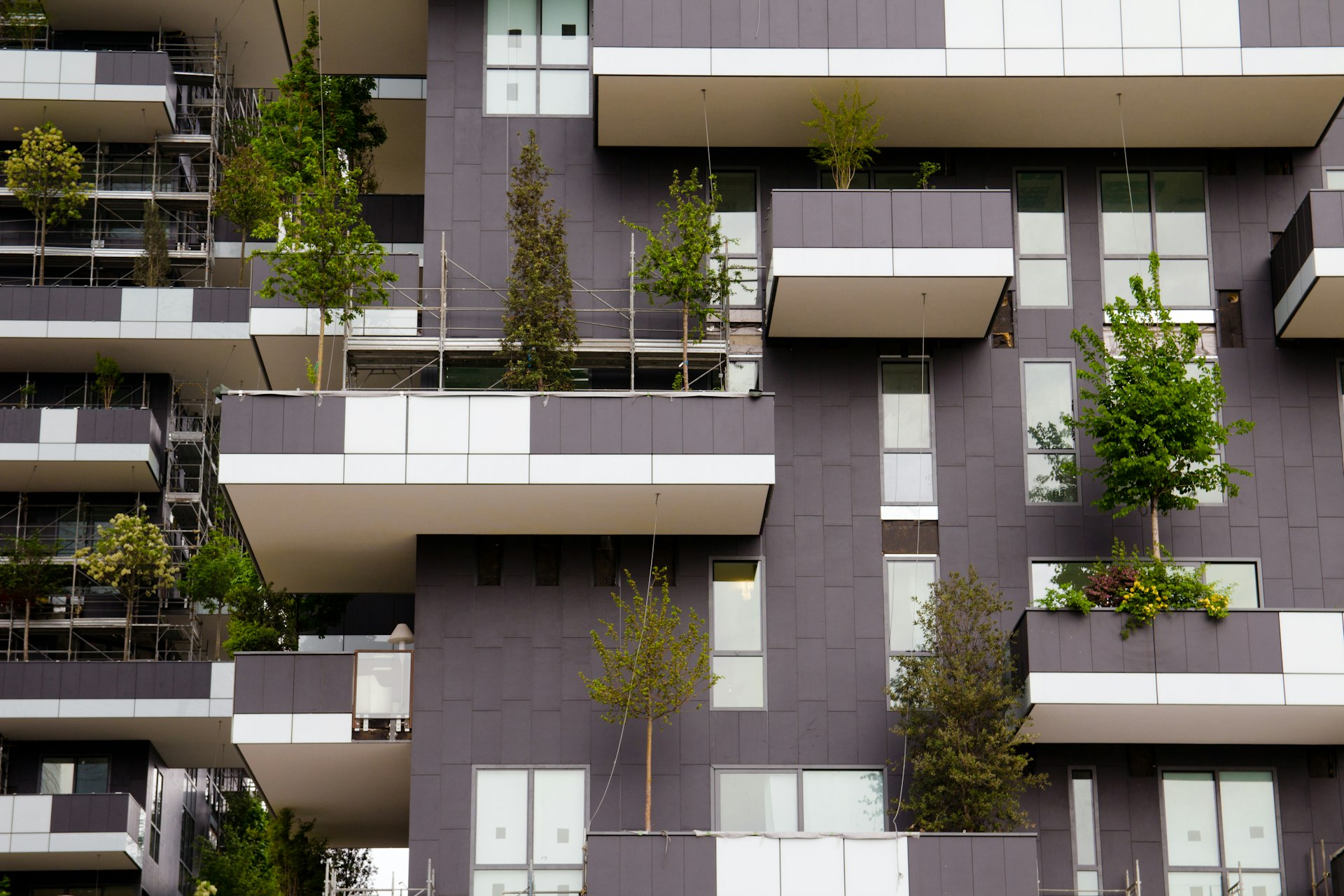 Future-Proofing Property Investments: Comprehensive Guide to Climate-Adaptive Real Estate Planning