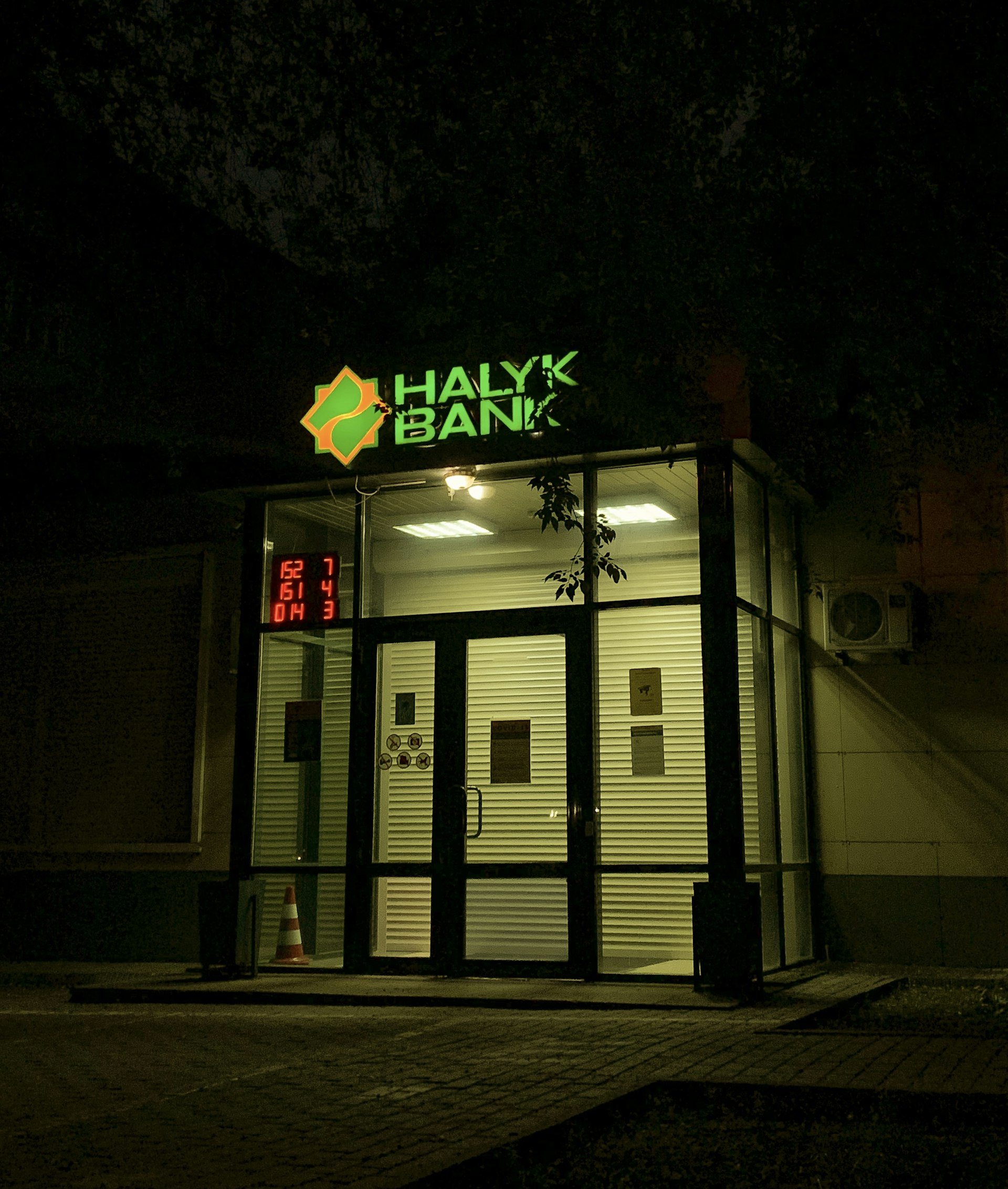 Building a Better Future: The Path to Ethical Banking and Socially Responsible Finance